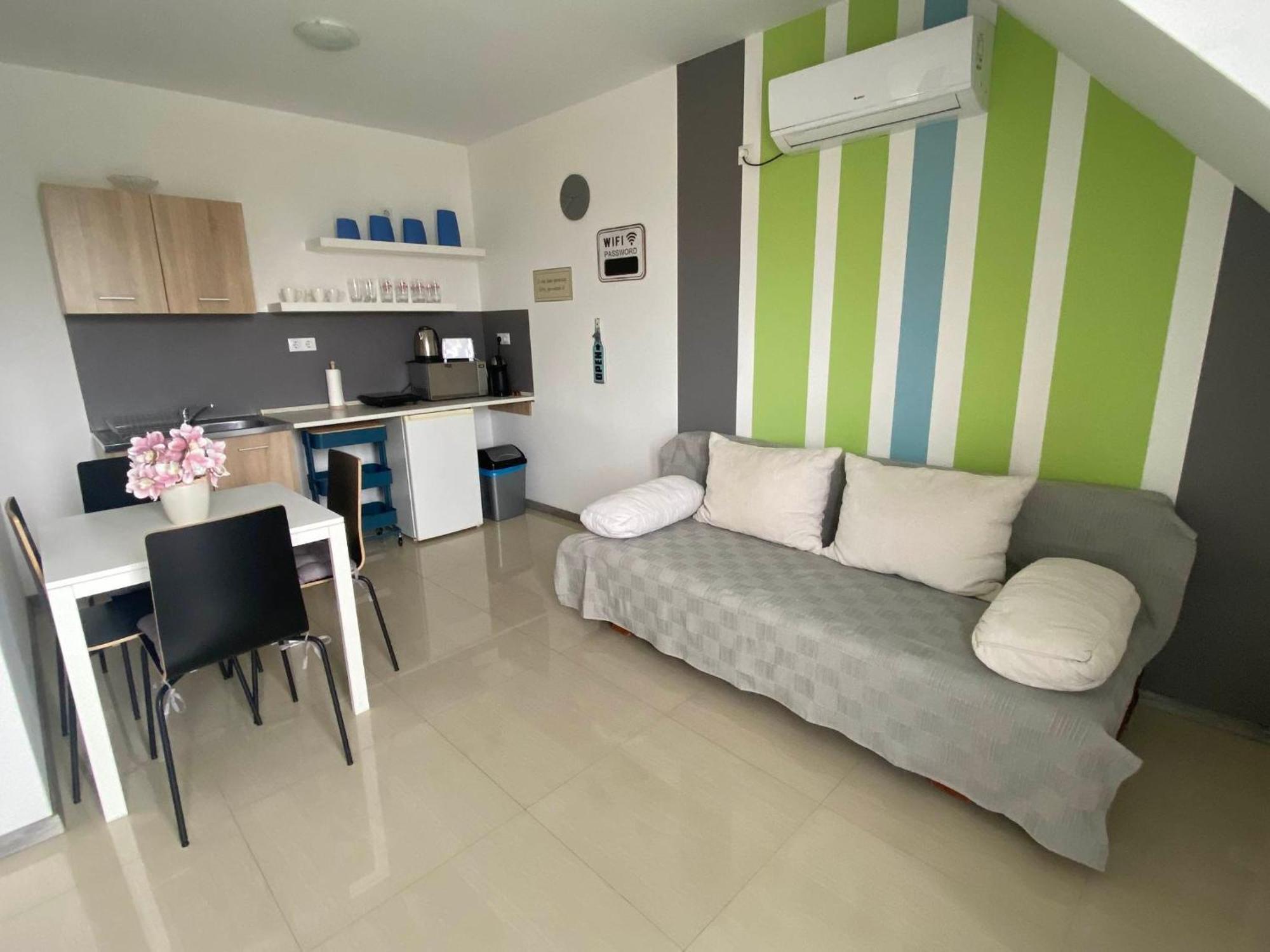 Lexy Family Apartman Hajduszoboszlo Ngoại thất bức ảnh