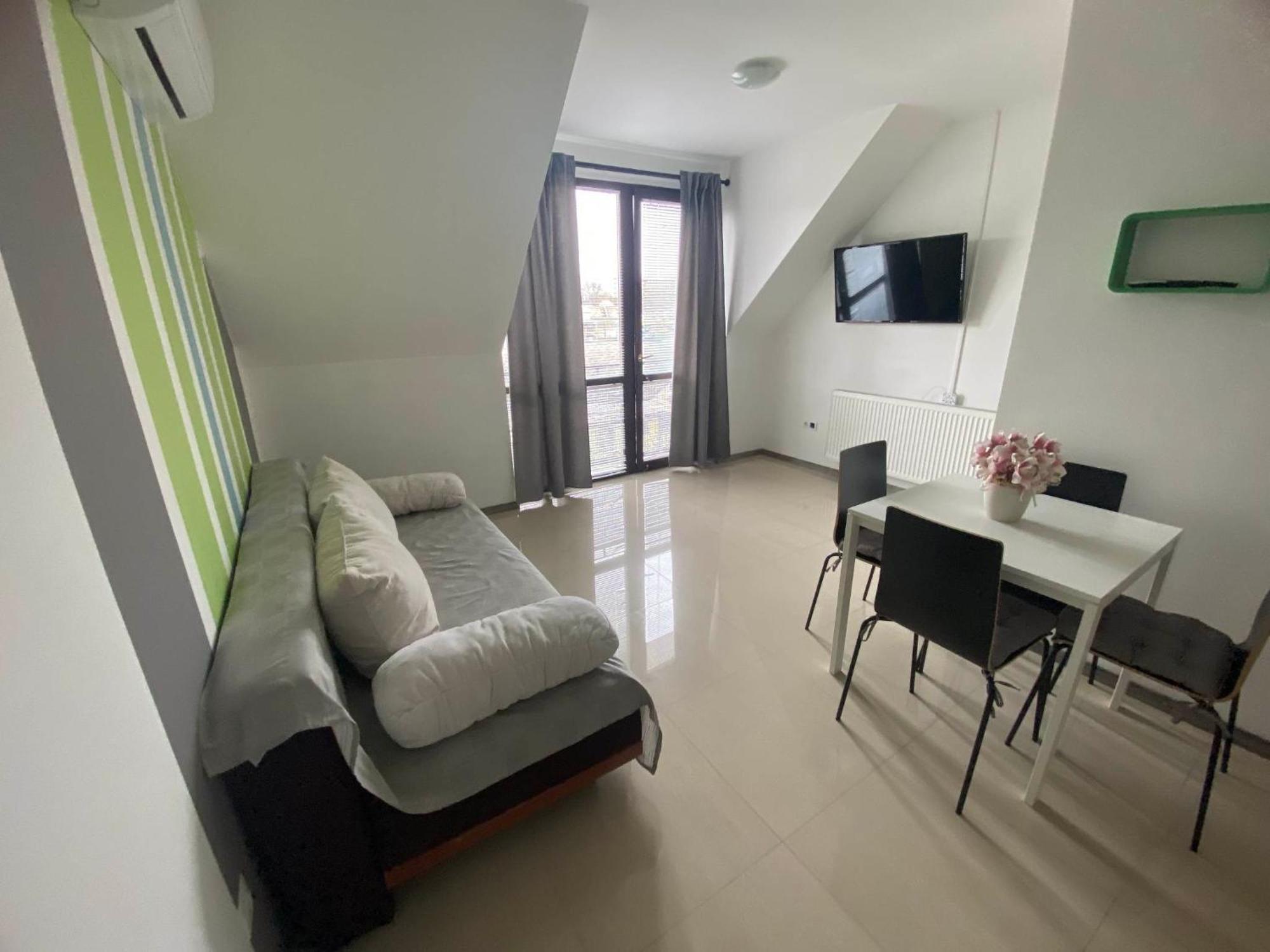 Lexy Family Apartman Hajduszoboszlo Ngoại thất bức ảnh