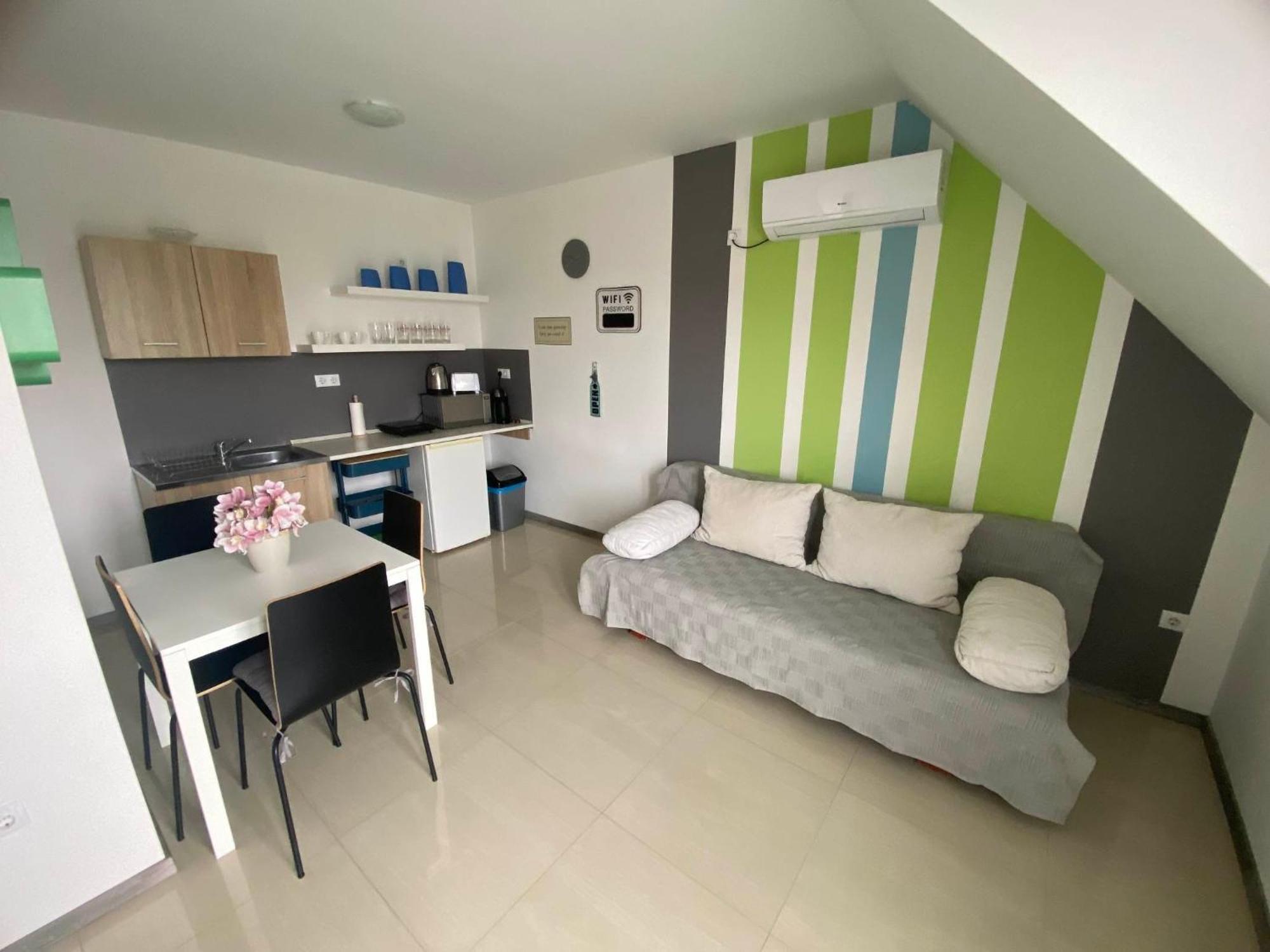 Lexy Family Apartman Hajduszoboszlo Ngoại thất bức ảnh